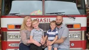 35-year-old ex-firefighter continues fight against stage 4 lung cancer