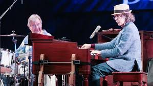 Mai 2000 ebenda) war ein deutscher kommunistischer politiker. Helge Schneider Meldet Sich Mit Reaktion Zuruck Ndr De Kultur Musik Jazz