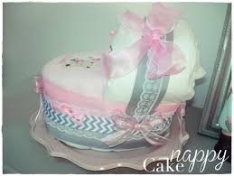 Couffin De Couchesgris Et Rose Nappy Cake Creation Gateau De Couches Gateau De Couches Couffin Gateau De Couche