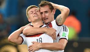Toni kroos is the most talented player germany has seen since about 25 years and that knows every german football fan. Toni Kroos Miroslav Klose Ein Grosses Vorbild