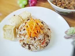 Lihat juga resep nasi tutug oncom ala tasik enak lainnya. Sang Pelancong Resep Dan Cara Membuat Nasi Tutug Oncom Masakan Khas Sunda