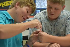 Carter Middle School students sink their teeth into space experiment