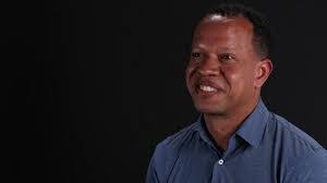 Linda Bunton's Instagram, Twitter & Facebook