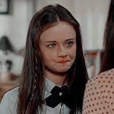 Https Girlswithpsd Tumblr Com Post 177708969165 Rory Gilmore Like Or Credit Kanestrange Rory Gilmore Hair Gilmore Girls Fashion Gilmore Girls