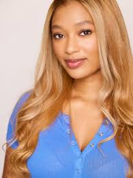 2021 PHOTO DUMP: ✓Graduated ✓Moved to LA ✓Signed ✓Booked my first gig ✓Made  my first short ✓Made beautiful memories with friends ✓Spent priceless time  with family ✓Met me 💕 ✨despite the loss,