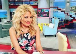 «τώρα θα πω και τα άσχημα… αυτό το πόδι θα σταματήσεις να το. H Faih Skorda Apokalyptei Thn Hlikia Ths Kai Milaei Gia To An Exei Kanei Plastikes Epembaseis Gpop Gr