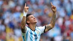#daley blind #marcos rojo #mufc #old gifs but i felt the need for a daley and marcos appreciation post #and yes that's a casablanca quote #felt appropriate. Rojo Un Rebelde Al United Por 20 Millones De Euros Deportes El Mundo