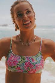 Pin tillagd av Danielle Setzer på Bathing Suits