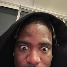 Elly Fulton's Instagram, Twitter & Facebook