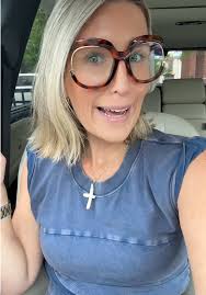 Friday morning yap sesh ☺️ #friday #wfh #fyp