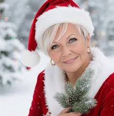 Lynn Anderson,Emmylou Harris,Crystal Gayle,Loretta Lynn,Tammy Wynette.what  an incredible line up of absolute legends👍