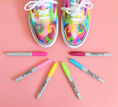 Diy tie dye shoes (with sharpies!) hey everyone! Sharpie Tie Dye Sneakers The Craft Patch