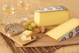 Plateau Jurassien Massif Du Jura Franche Comte Vin Et Fromage Gastronomie Plateau De Fromage