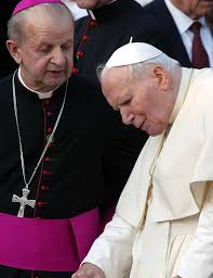 Kardynał stanisław dziwisz wydaje oświadczenie. Kard Stanislaw Dziwisz Wzywa Do Wspolnej Modlitwy W 15 Rocznice Smierci Jana Pawla Ii Dzieje Pl Historia Polski