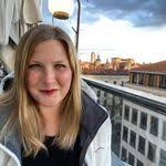 Lisa Peplowski's Instagram, Twitter & Facebook