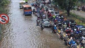 Mimpi banjir arti tafsir menurut primbon jawa baik itu mimpi banjir besar, bandang , air keruh, di jalan ataupun mimpi rumah banjir akan kami berikan arti nya. Arti Mimpi Banjir Menunjukan Kekhawatiran Hingga Kekecewaan Ini Tafsiran Lengkapnya Tribun Manado