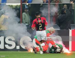 Ac Milan Goalkeeper Dida Is Struck By A Flare During The Uefa Champions League Quarter Final Second Leg Between Ac M Ac Milan Inter Milan Derby Della Madonnina