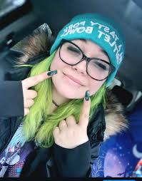 Hello, I'm Delante and something to know about me is I've watched anime all  my life and now that I'm in adult, I want to be more involved. Connect with  others with