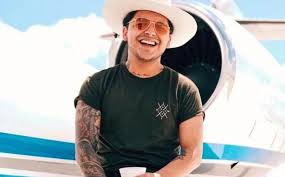 Precisamente fue la confirmación de su relación con nodal, la que desató. Quien Es Christian Nodal El Nuevo Novio De Belinda