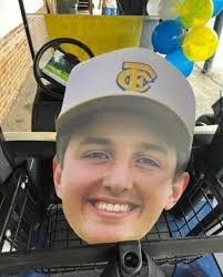 Dinah Townsend's Instagram, Twitter & Facebook