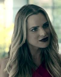 Elia Arias's Instagram, Twitter & Facebook