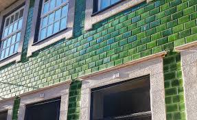 Ebenfalls der preis ist für die angeboteten produktqualität extrem gut. Portugiesische Fliesen An Der Fassade Fliesen Portugiesische Fliesen Fassade