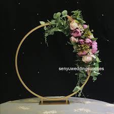 The flowers can be real or artificial. 50cm Round Metal Wedding Arches Artificial Flowers Balloon Arch Kit Wedding Backdrop Stand Centerpiece Decoration For Party Senyu0208 From Senyuweddingsupplies 49 45 Dhgate Com