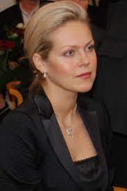Kristine opolais is one of the most sought after sopranos on the international scene today, appearing at the metropolitan opera new york, wiener staatsoper, deutsche staatsoper berlin. Kristine Opolais Wikipedia