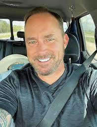 Stephen Coursey's Instagram, Twitter & Facebook