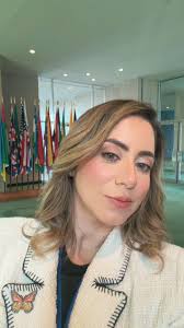 En la Sede de Naciones Unidas en New York, por la conmemoración del 25  aniversario de la declaratoria sobre la eliminación de la violencia contra  la mujer. Desde aquí les comparto una frase de mi ...