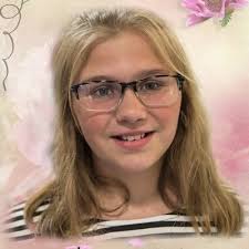 Claudia Mcintosh's Instagram, Twitter & Facebook