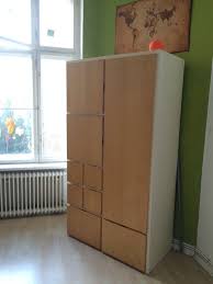 Auf pfister.ch finden sie über 100 kleiderschränke, schwebetürenschränke und weitere schlafzimmermöbel. Dringend Ikea Rakke Kleiderschrank In 10553 Berlin Fur 100 00 Zum Verkauf Shpock De