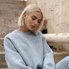 Tendances Coupes De Cheveux Kami Coiffure Coiffeur Paris 8 Et Paris 12 En 2020 Carre Court Blond Coiffure Cheveux Carre Coiffures Carre