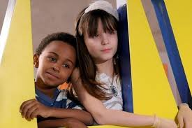 She began her career at age 4 and had her breakout role as maria joaquina. Larissa Manoela Lembra Primeiro Beijo Cenico Foi Iconico Quem Quem News