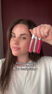 Essence Extreme Shine Volume Lip Gloss in 06 Candy Shop