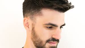 Para todos aquellos chicos modernos que les gusta marcar estilo estos cortes de pelo son los más modernos y crean ese look actual. Cortes De Pelo Veraniegos Cuatro Estilos Perfectos Para Decirle Hola Al Calor En 2021 Gq Espana