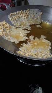 Berikut adalah resep mudah untuk membuat rempeyek kacang yang enak dan renyah. Loyang Acuan Resepi Rempeyek Tumpi Kacang Dal Facebook