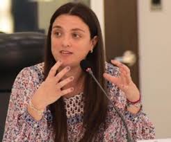 Karen abudinen abuchaibe asumió como jefe de esta cartera. Karen Abudinen Abuchaibe Seguimiento Co