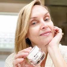 How Long Does One Jar of Repair & Release Cream Last with Regular Use?  Discover the secret to youthful skin with Repair & Release Cream! 👇 Get  Your Repair & Release