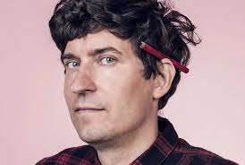 Kasper Strömman kääntää asiat päälaelleen