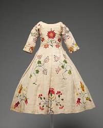 Pin On Mid 18th C Mantuas Open Gowns Etc