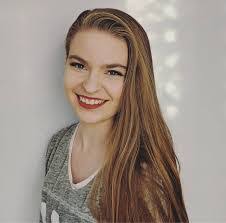 Maria Custer's Instagram, Twitter & Facebook