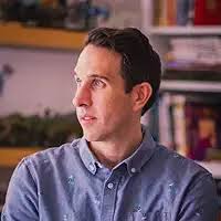 Flight, Volume One: Parker, Jake, Brosgol, Vera, Larson, Hope, Kibuishi,  Kazu, McCloud, Scott: 9780345496362: Amazon.com: Books