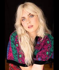 Sup, I'm Emily. I'm an actress but it doesn't fully pay the bills yet. I  waitress, work at a vintage store, and nanny from time to time to make ends  meet. I