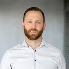 Stakeholder management can drain your energy if you follow the flow. Here… 