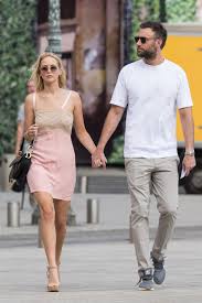 Jennifer had at least 5 relationship in the past. Jennifer Lawrence Has A Bombshell Bare Leg Moment In Paris Vogue