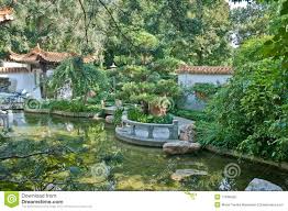 Bei einem der luftangriffe auf münchen während. Munchen Chinesischer Garten Stockfoto Bild Von Munchen Teich 11638428