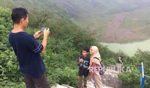 Tarif itu merupakan tarif per hari. Kunjungan Wisata Galunggung Meningkat Puluhan Kali Lipat Republika Online