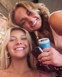 L I S (@alyssakersch) • Instagram photos and videos