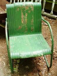 How To Tell If Metal Furniture And Decor Is Worth Refinishing Vintage Outdoor Furniture Vintage Metal Chairs Metal Lawn Chairs